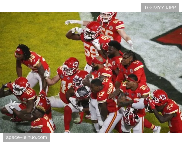 酋长队客场逆转蓝队，展现阵容深度与Tupou Vaa'i的成熟表现